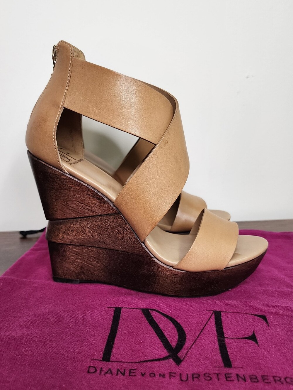 Diane Von Furstenberg Tan Leather Wooden Wedge Sandals Size 7 Mobwife Baddie